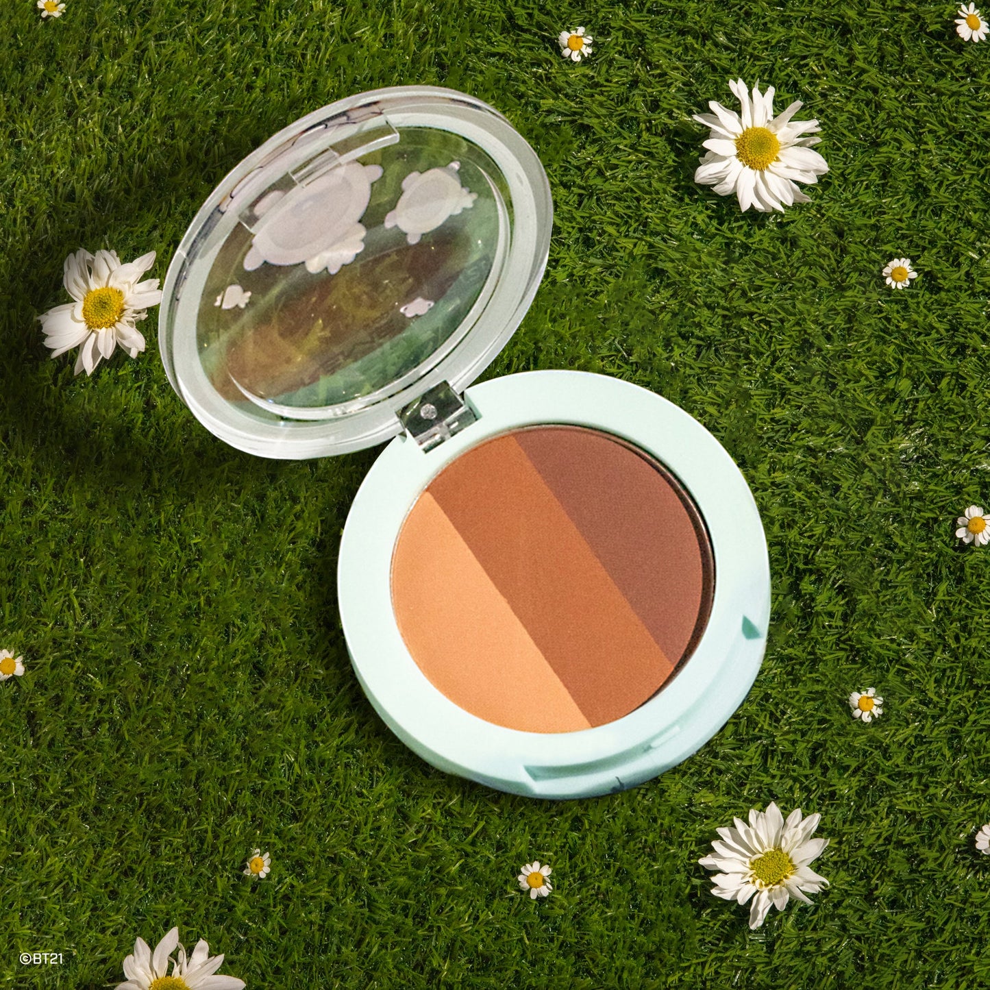 SHOOKY Ultra-Pigmented Eyeshadow Trio - Cookies & Creme Eyeshadow Trio The Crème Shop x BT21 BABY