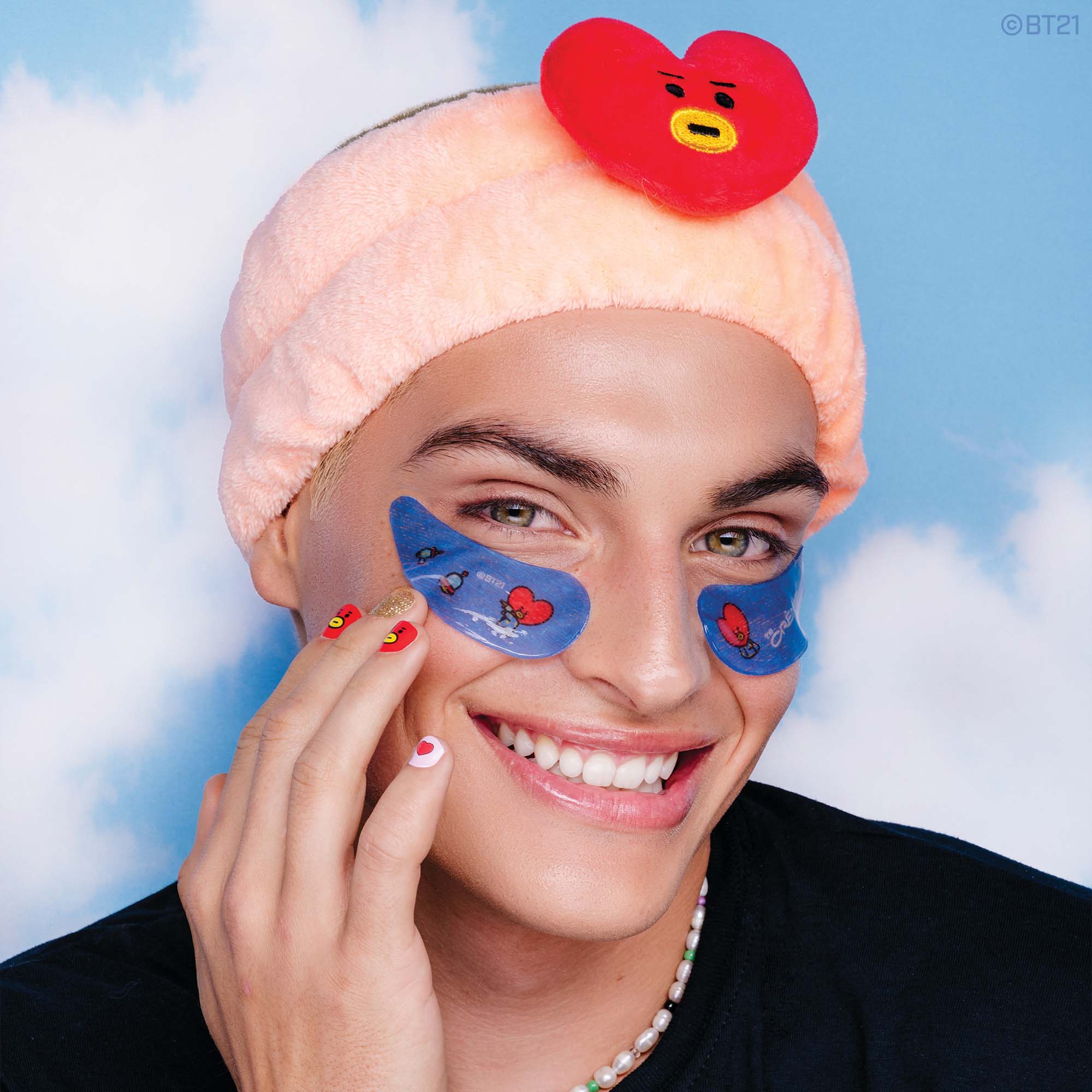 “Smooth Moves!” TATA Hydrogel Under Eye Patches | Plumping & Smoothing Under Eye Patches The Crème Shop x BT21 