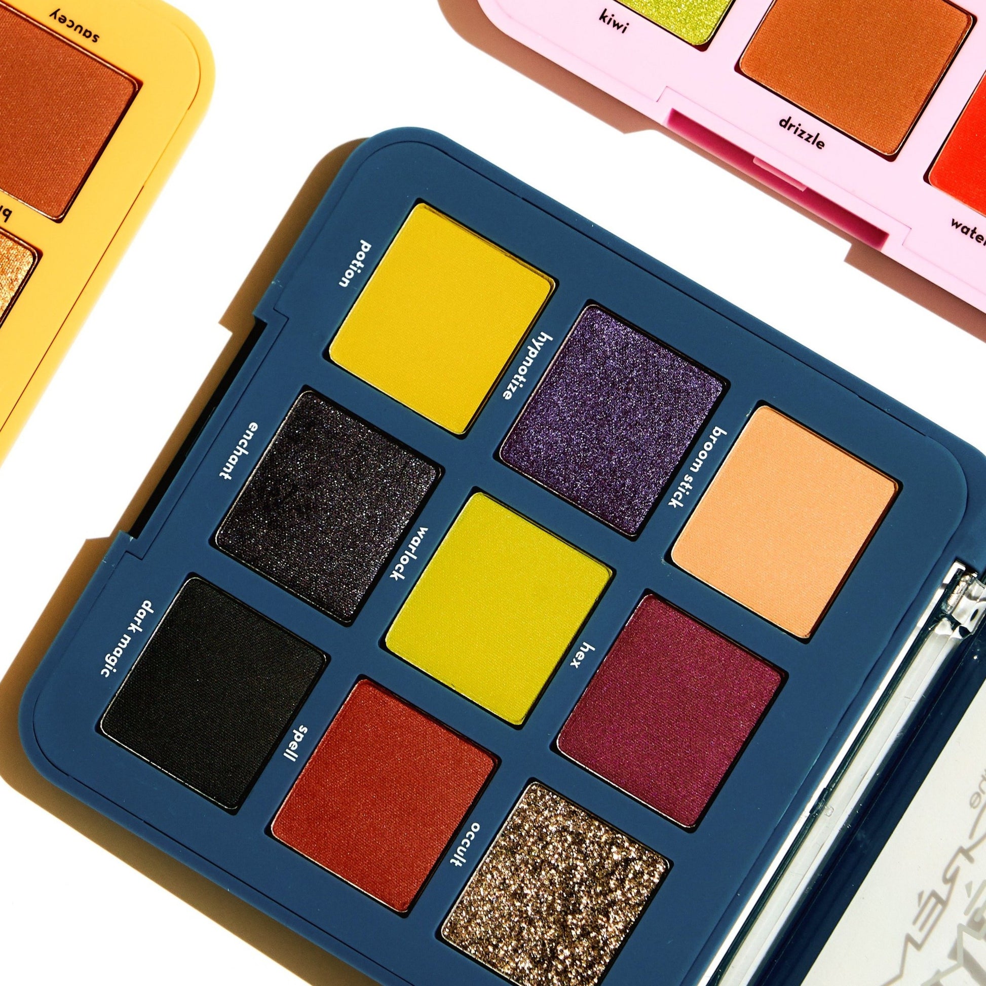 "Sup Witch?" Eyeshadow Palette - The Crème Shop